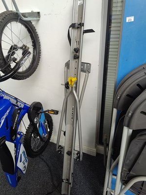 Lot 212 - Bike rack for car