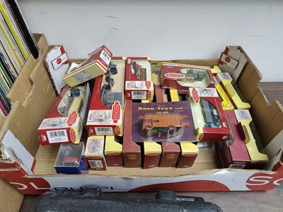 Lot 18 - Box of collectable model vehicles in boxes