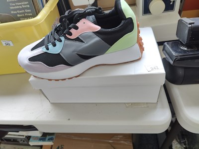 Lot 242 - Size 6 trainers bearing logos