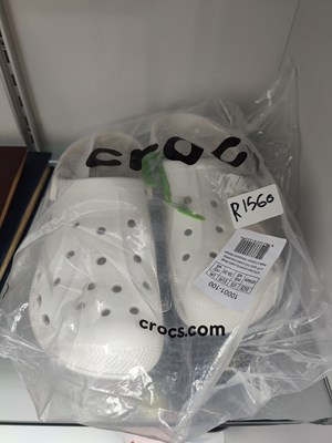 Lot 70 - White Crocs Size M5/W4