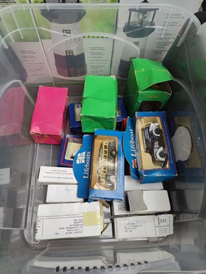 Lot 23 - Collection of collectable misc