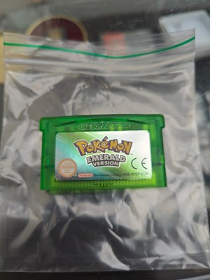 Lot 129 - Emerald Pokemon Version Gameboy Game
