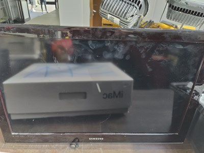 Lot 13 - Samsung TV with no remote