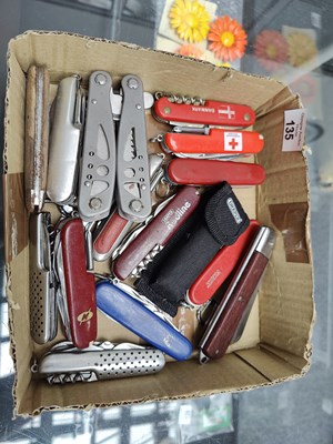 Lot 135 - Selection Of Various Branded Knifes
