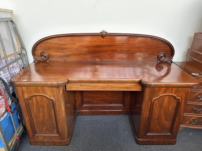 Lot 176 - Large Art Deco Dressing Table with high back and kick board