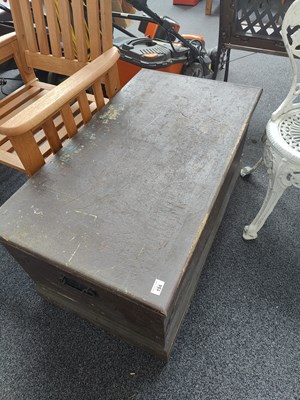Lot 194 - Large wooden chest