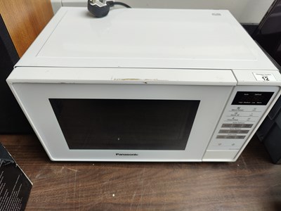 Lot 12 - Panasonic white small microwave tested working