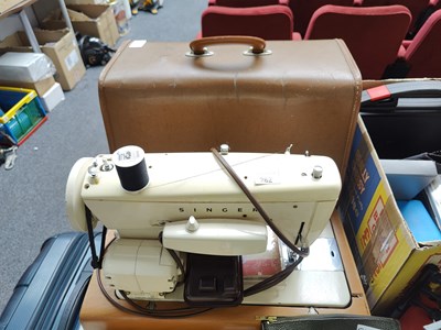 Lot 282 - Singer sewing machine in case untested