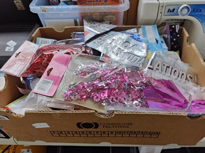 Lot 311 - Crate of party misc