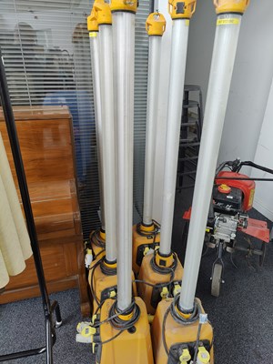 Lot 169 - 6 defender work site lightsb110v