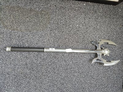 Lot 175 - Decorative fantasy axe