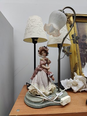Lot 89 - Decorative figurine lamp with 2 small table lamps