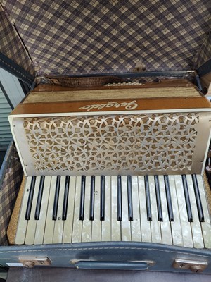 Lot 194 - Vintage accordion in carry case