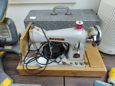 Lot 24 - Novum retro Sewing machine in case