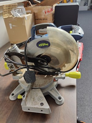 Lot 307 - Extreme challenge table top chop saw tested working