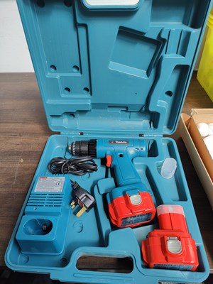 Lot 4 - Makita cordless drill in case with battery and charger