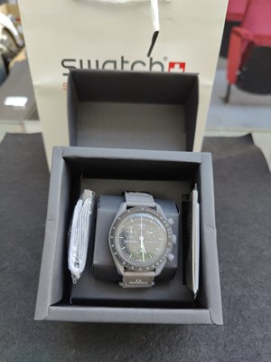 Lot 191 - Omega X Swatch mission to the moon Mens wristwatch