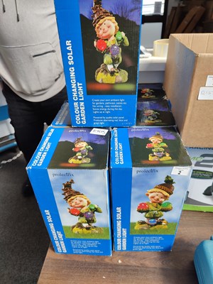 Lot 2 - Qty of novelty solar lights