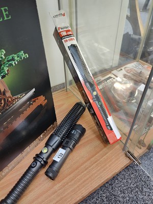 Lot 132 - Bundle of torches