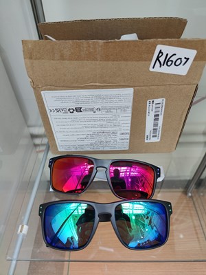 Lot 108 - Qty of sunglasses
