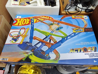 Lot 23 - Hotwheels action set