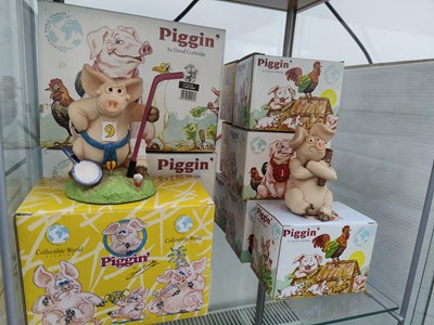 Lot 87 - Bundle of boxed piggin ornaments