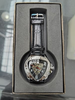 Lot 140 - Alienwolf gents stylish watch
