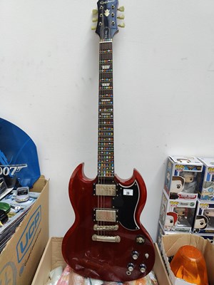Lot 28 - Gibson Elephone electric guitar
