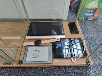 Lot 81 - Qty of untested tech