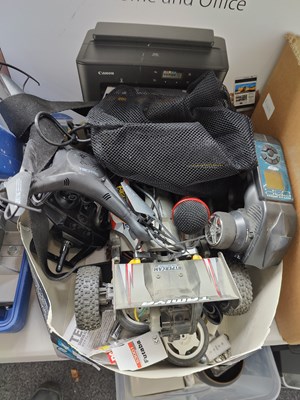 Lot 221 - Box of RC misc