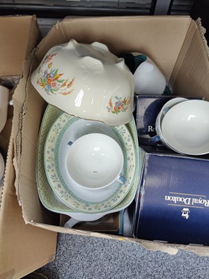 Lot 169 - Box of misc