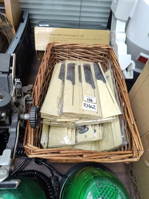 Lot 156 - Qty of hair combs