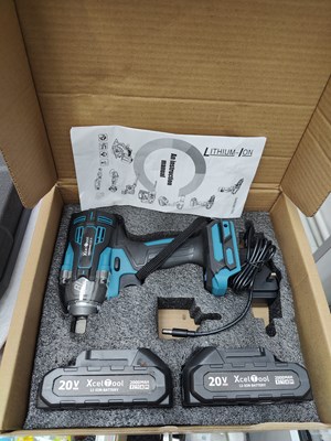 Lot 42 - Impact wrench with 2 Batteries and charger