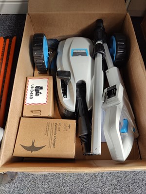 Lot 25 - Cordless Electric Lawnmower