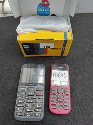 Lot 182 - 3 assorted mobile phones