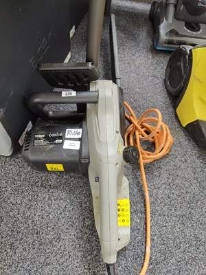 Lot 230 - Titan electric chain saw tested working