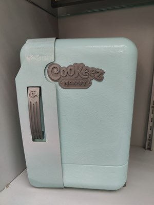 Lot 71 - Cookeez makery kids toy