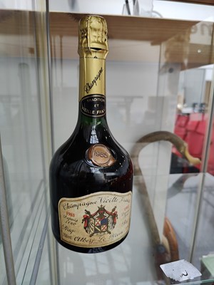 Lot 84 - Champagne brut vieille france Albert lebrun 1985