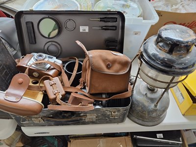 Lot 306 - Qty of vintage cameras with large lens