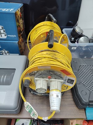 Lot 38 - Set of 2 extension reels 110v