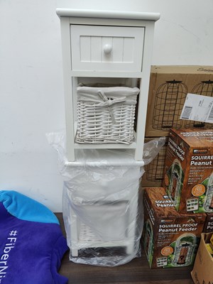 Lot 40 - 2 small bathroom cabinets with drawers and wicker baskets in white finish