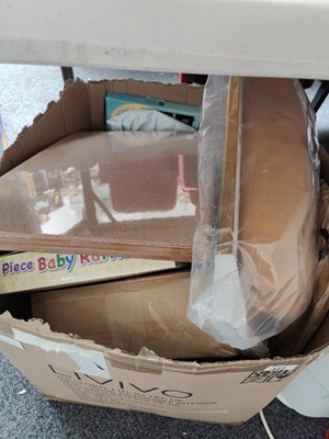 Lot 317 - Box of misc