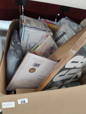 Lot 319 - Box of misc