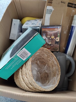 Lot 347 - Box of misc