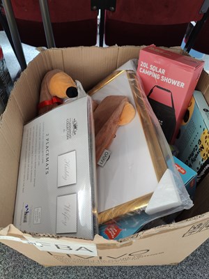 Lot 351 - Box of misc