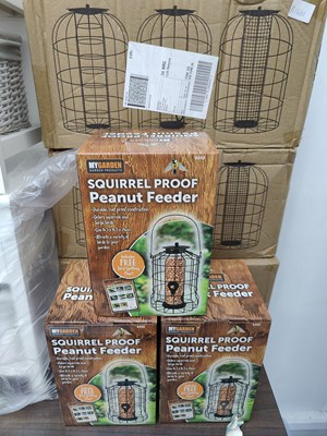 Lot 27 - Qty of squirrel proof bird feeders