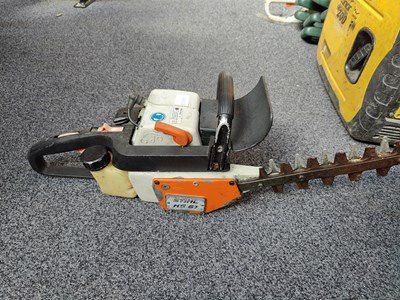 Lot 52 - Stihl hs 61 petrol hedgetrimmer