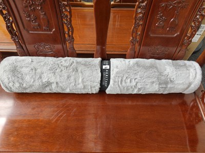 Lot 267 - Grey rug
