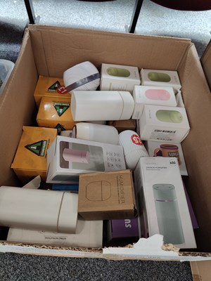 Lot 324 - Qty humidifiers and misc