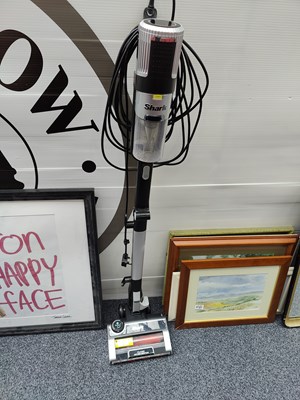 Lot 146 - Shark duo clean corded vacuum cleaner